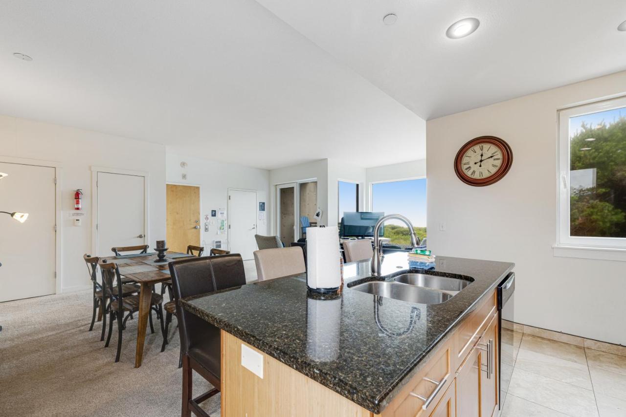 Serenity By The Sea Apartment Rockaway Beach Exterior photo